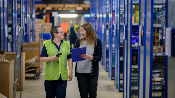 Hur man väljer den bästa streckkodskannern för lagerhantering (2025 Guide)